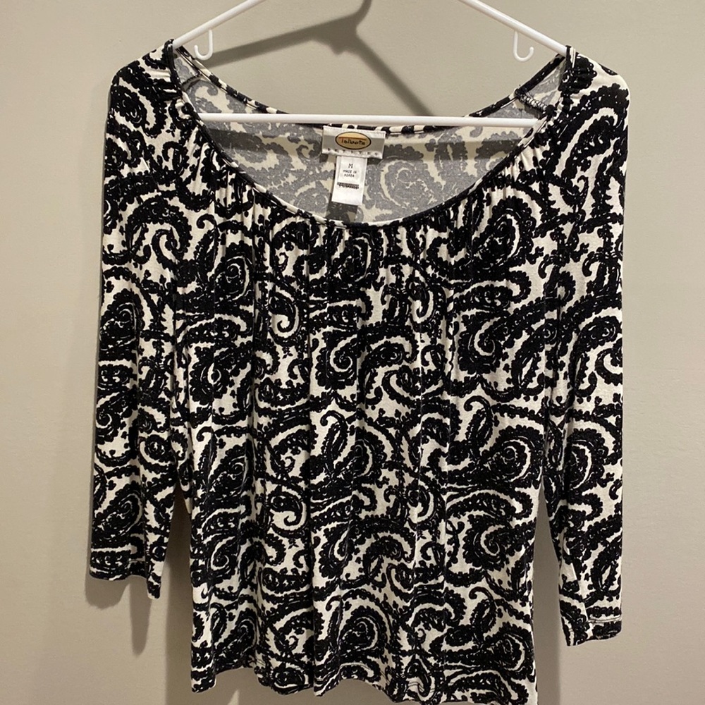 Talbots petites size M black /white 3/4 sleeve printed top